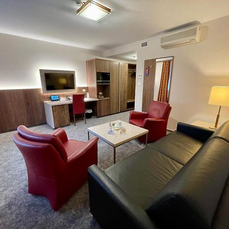 Hotel Merkur Ландштуль Экстерьер фото