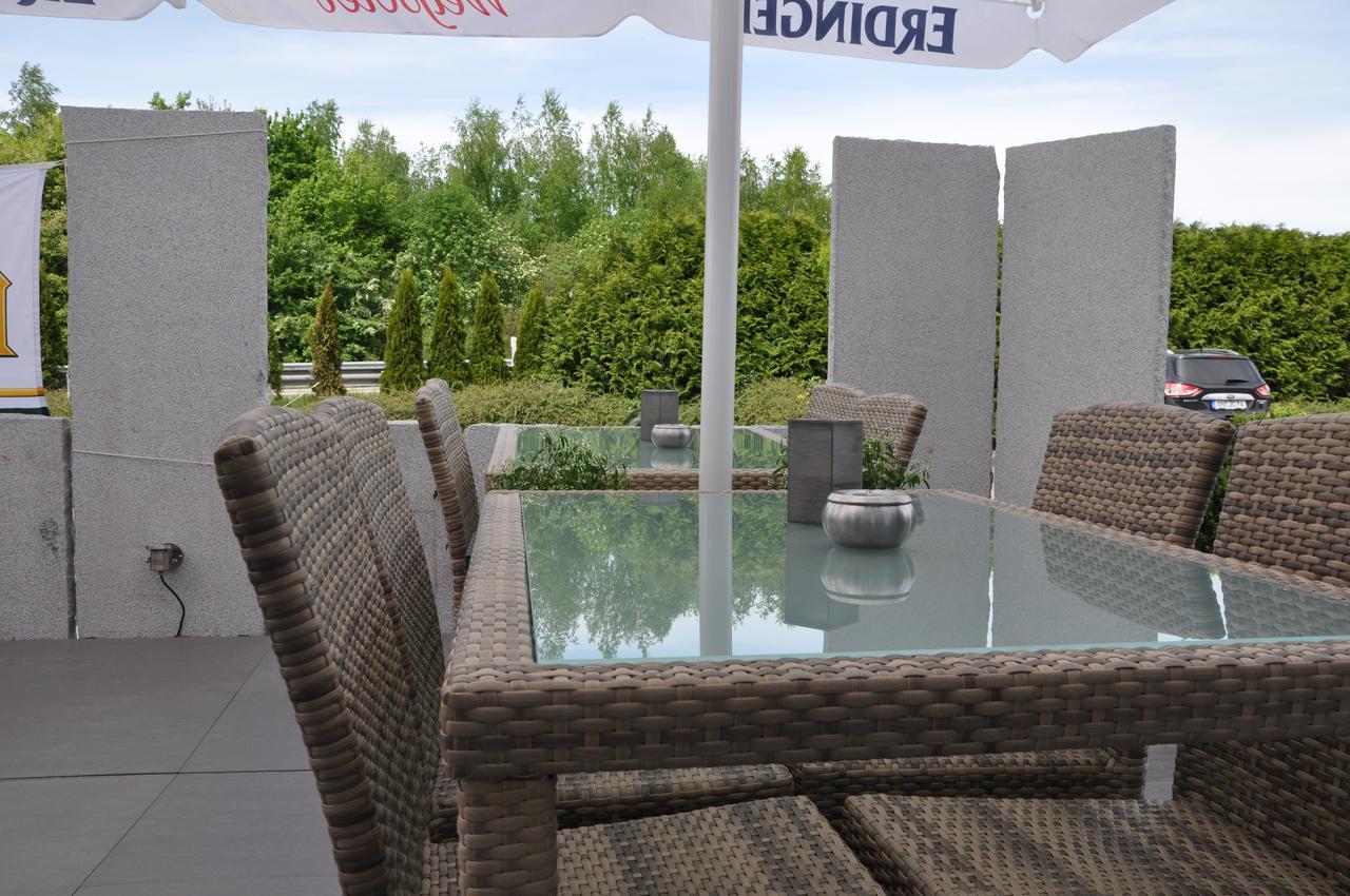Hotel Merkur Ландштуль Экстерьер фото